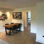 Modern Apartment In London
